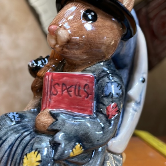 Halloween Witching-Time Bunnykins Royal Doulton Toby Jug Figurine - Picture 7 of 12